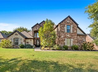 4911 E Sagely Ln, Fayetteville, AR 72703