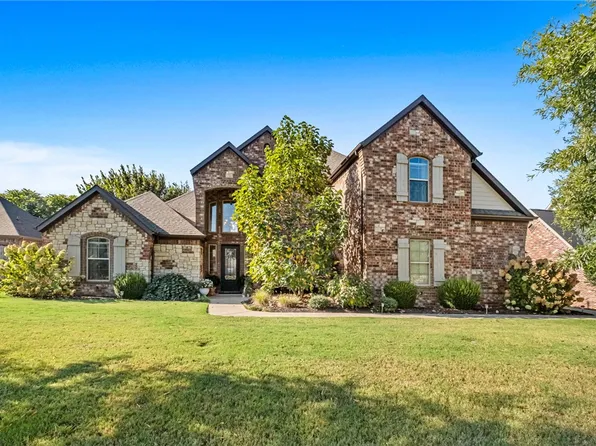 4911 E Sagely Ln, Fayetteville, AR 72703