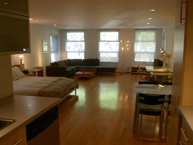 8243 Kirkwood Dr #GUEST HOUSE — Photo 23
