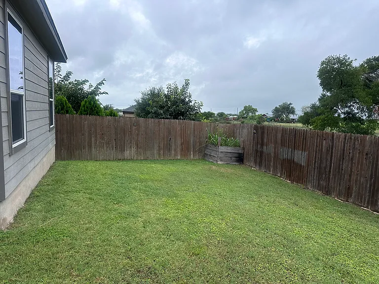 13916 Lyndon B Johnson St — Photo 23