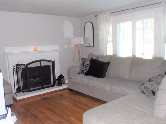 2nd image of 26 Dartmouth St