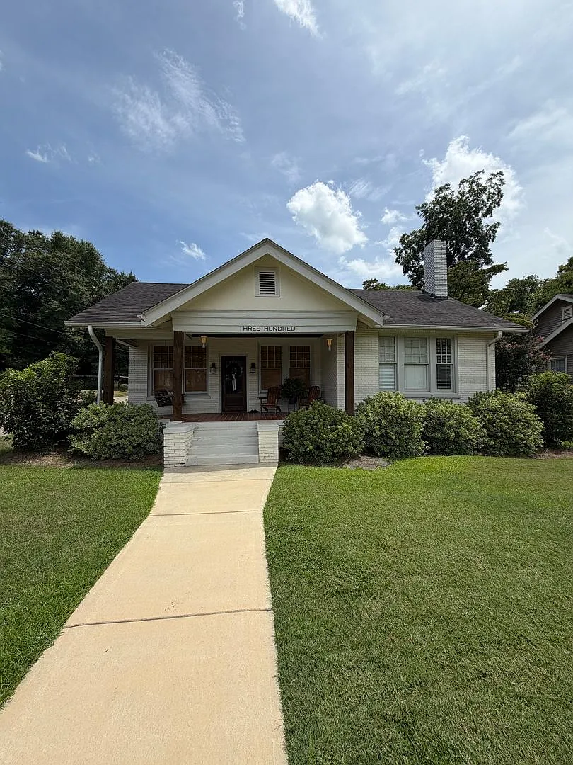 3 bed 2 bath in Historic Downtown Troy — Photo 1