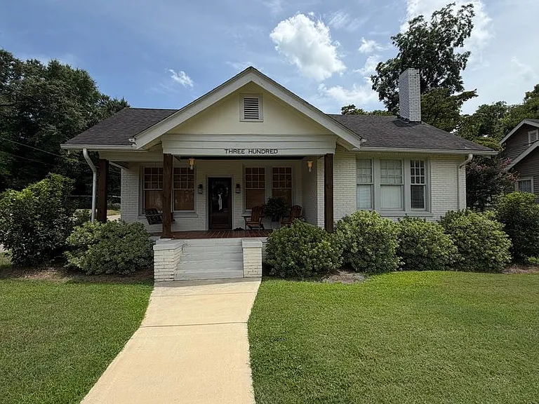 300 Murphree St — Photo 1