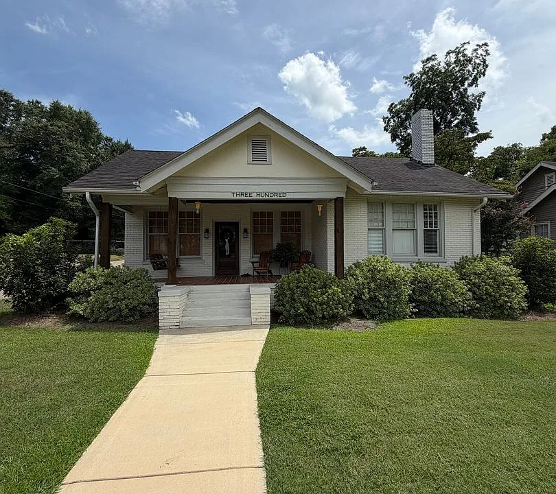 300 Murphree St
