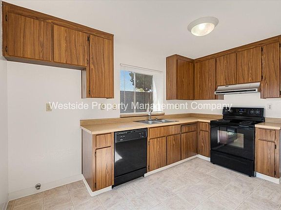 4th image of 3284 Seacreek Ct