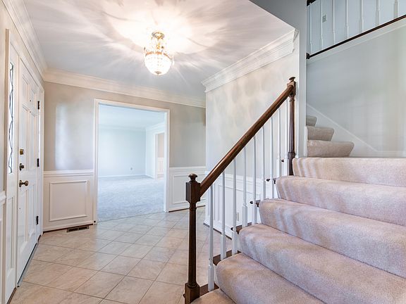 4th image of 808 Bowmore Pl