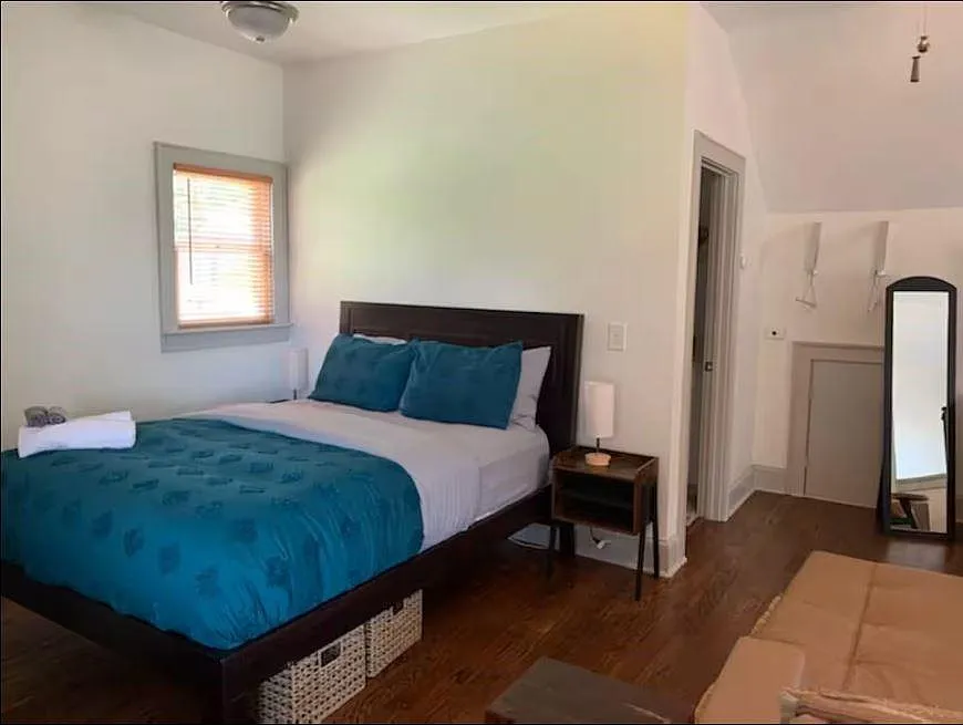 2284 Cottage Grove Ave SE #CARRIAGE HOUSE