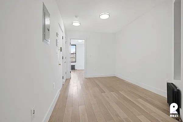 Rented by REZI | media 7