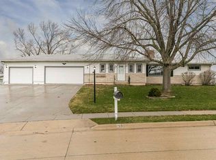 811 13th Ave, Coralville, IA 52241