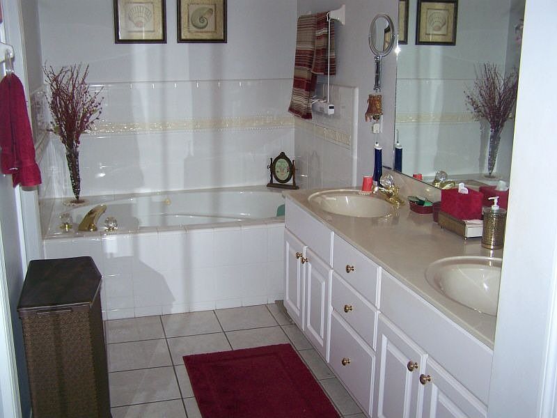 1st image of 202 SE Mill Creek Ct