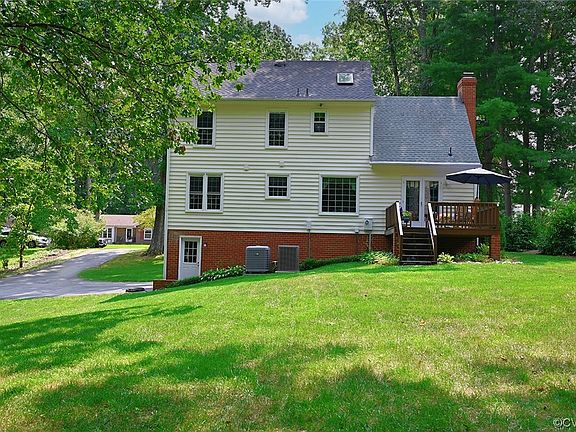 4th image of 9261 Tadcaster Cir