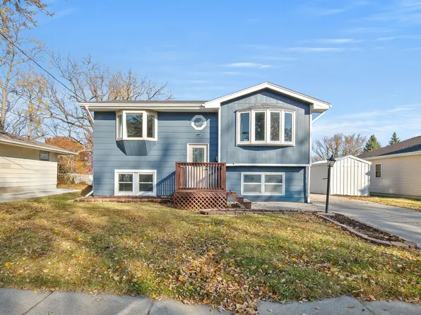 1120 S 5th Ave E, Newton, IA 50208