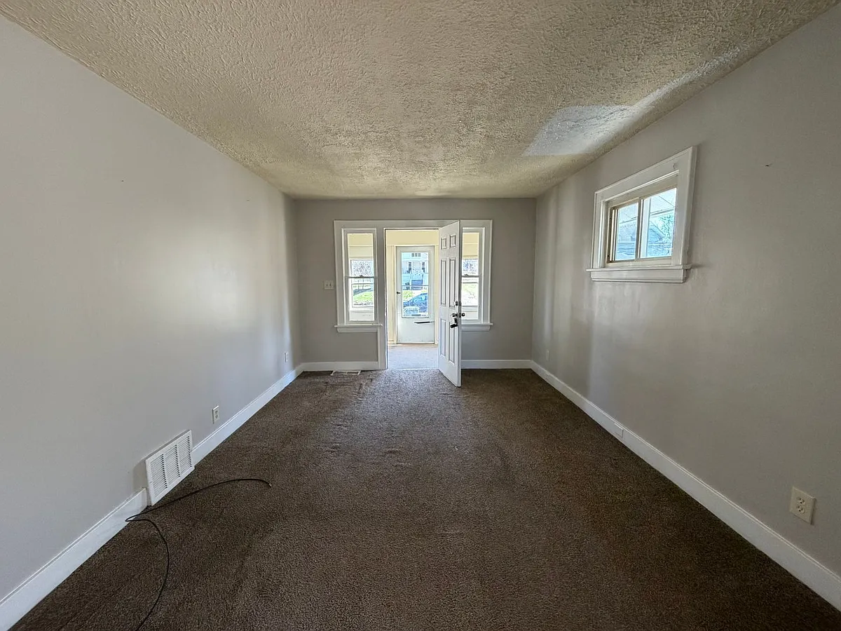 Building Photo - 676 Grifton Ave