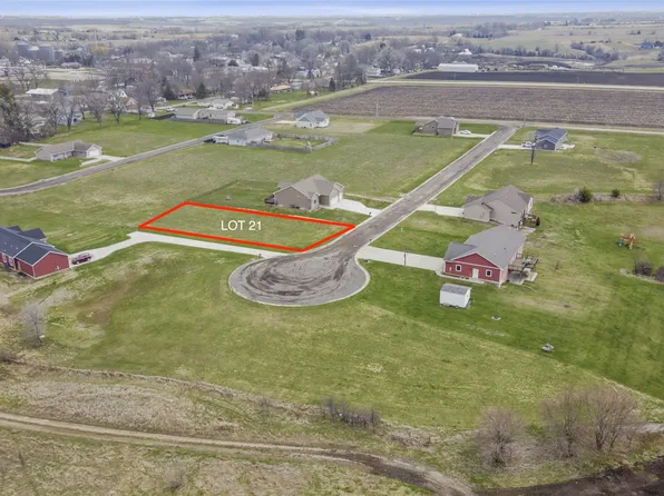460 Scenic Dr, Truro, IA 50257