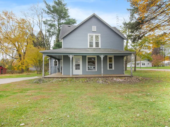 109 W 4th St, Scottville, MI 49454