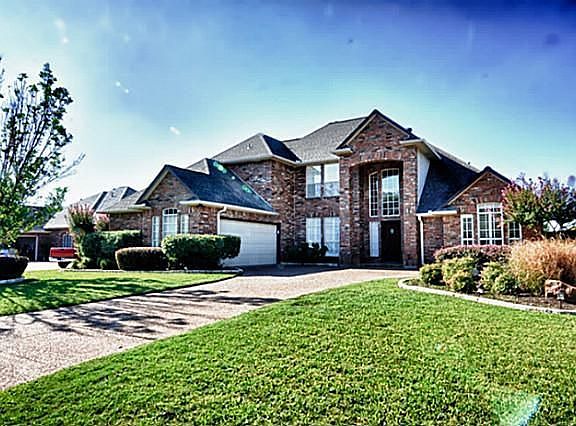 2nd image of 907 Kemper Dr