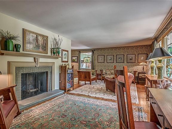 4th image of 108 Southfield Dr