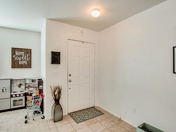 3rd image of 2742 W Sunshine Butte Dr