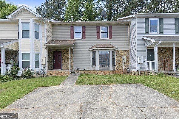 1st image of 114 Oak Cir S