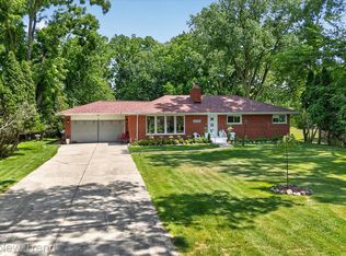 24414 Lois Ln, Southfield, MI 48075