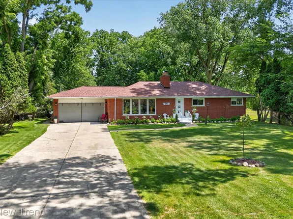 24414 Lois Ln, Southfield, MI 48075