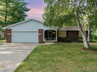 213 Meadow Ln, Midland, MI 48640