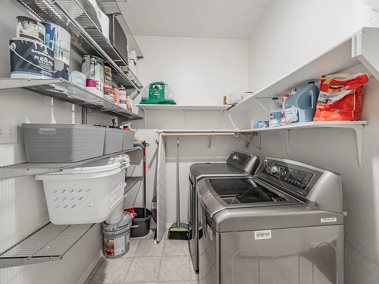2304 Hickory Ct — Photo 28