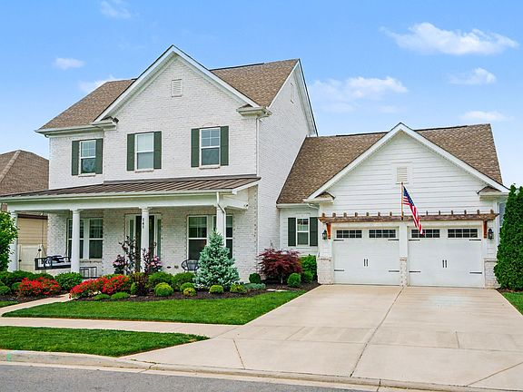3rd image of 141 Ashington Cir