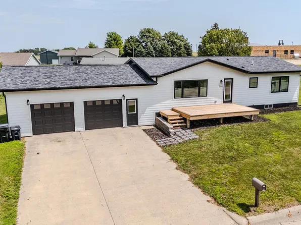 1205 Lakeside Ave, Lake Park, IA 51347