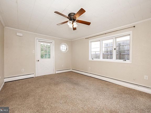 5th image of 264 Roberts Ave