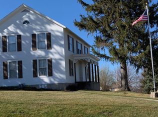 221 E Sycamore St, Elizabeth, IL 61028