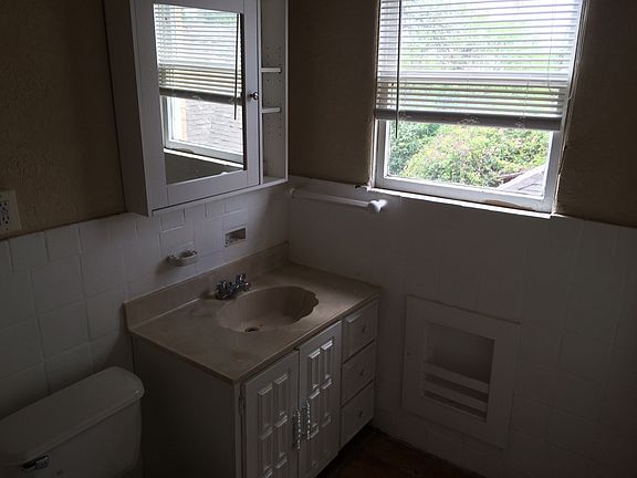 4th image of 420 W Elsmere Pl APT 2