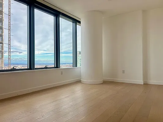 Rented by Lin Pan Realty Group LLC | media 1