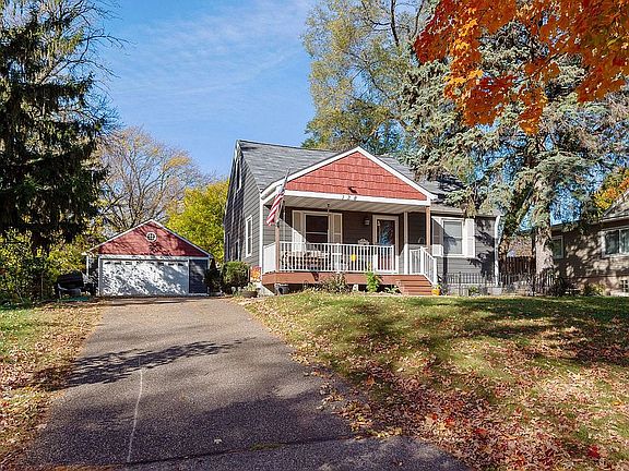 2nd image of 138 Oakglen Dr