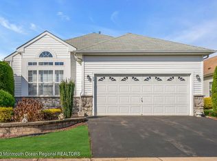 29 Kensington Rd, Manchester, NJ 08759