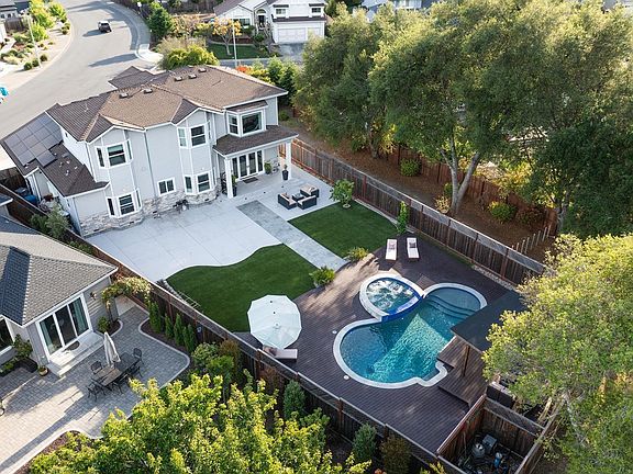 3rd image of 169 Pacific Heights Drive