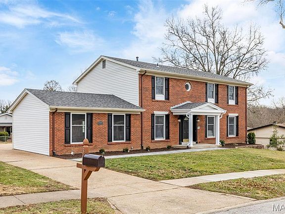 2nd image of 304 Shady Meadows Dr