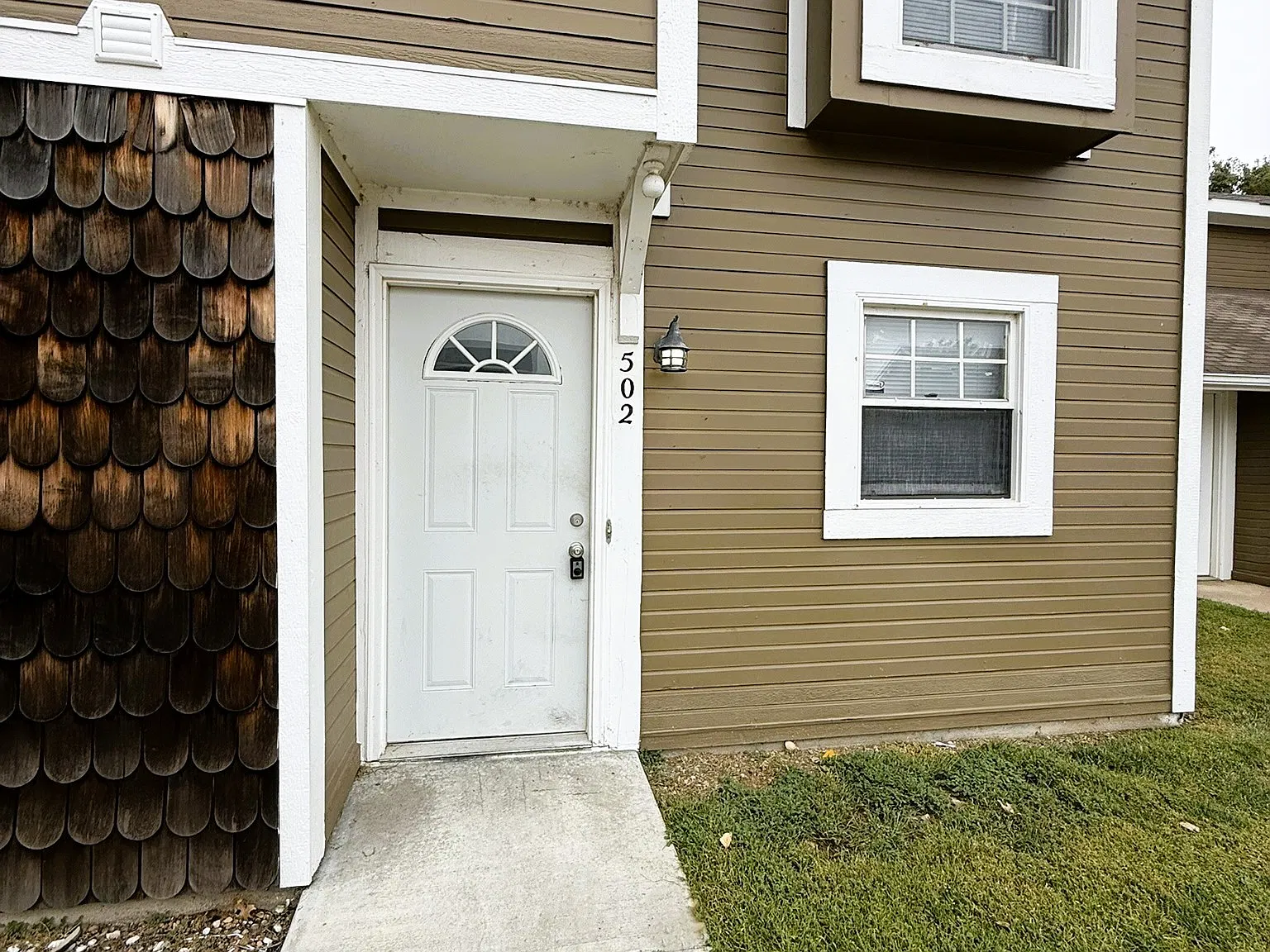 2 bed, 1.5 bath, 1000 sqft, $925 — Photo 3