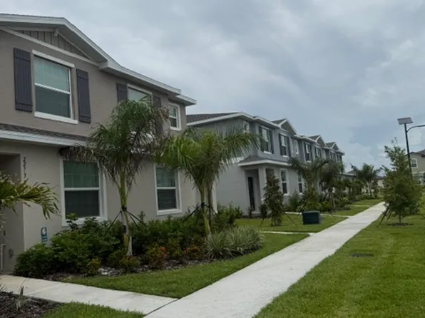 2274 Rosefinch Hill Pl, Wimauma, FL 33598