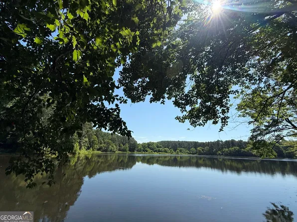 141 Cove Lake Dr, Marble Hill, GA 30148