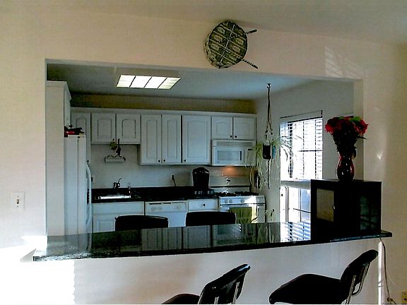4th image of 181 Long Hill Rd APT 8-10
