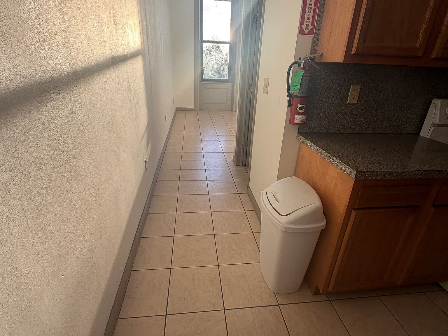 2 bed, 700 sqft, $1,000 — Photo 2