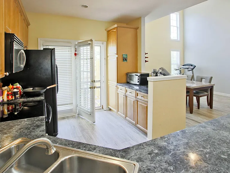 2384 Suwanee Pointe Dr — Photo 10