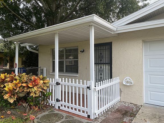 4th image of 3066 Englewood Dr