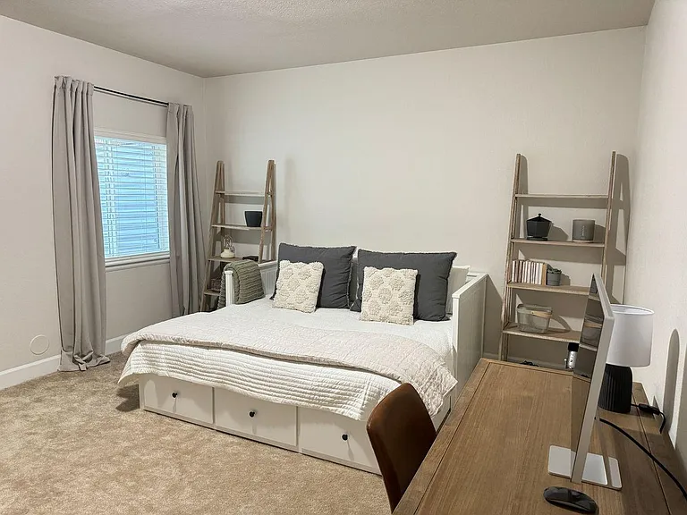 Basement bedroom 4