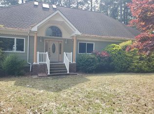 35204 Bluff Dr, Belle Haven, VA 23306