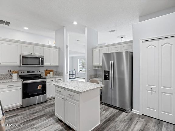 4th image of 8097 LEAFCREST Drive