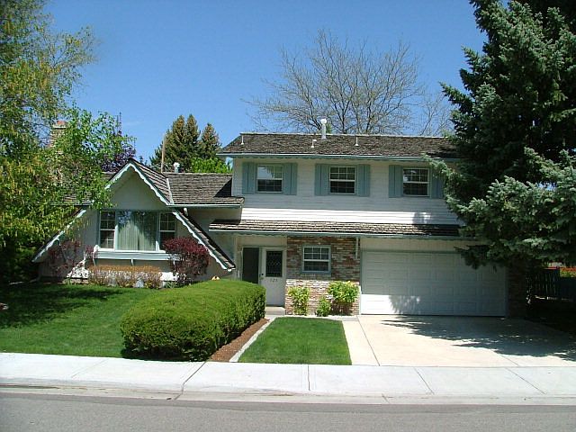 1st image of 925 Syringa Dr