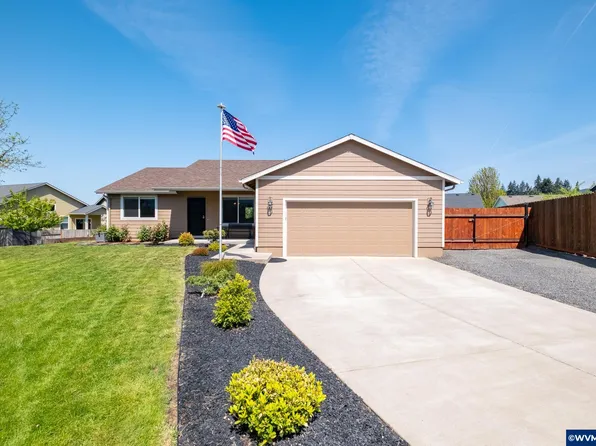 1214 Cessna Ct, Sweet Home, OR 97386