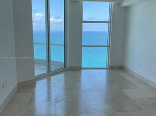 16047 Collins Ave, North Miami Beach, FL 33160